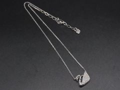 Swarovski 白鳥モチーフ ネックレス A - メルカリ