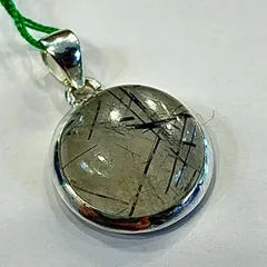 シルバー925 ペンダントトップ 一点物 ブラックルチルクォーツ 黒針 天然水晶 アクセサリー ユニセックス 丸型カボション ハンドメイド 手作り ジュエリー  ネックレストップ 透明感 黒色 針状鉱物 造形美 立体感 存在感 個性 唯一無二 カジュアル