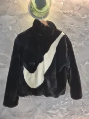 ナイキ ブラック ファー ジャケット スウッシュ S