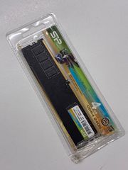 【未使用・長期保管品】Silicon Power DDR4-2400 4GB デスクトップ用 DIMM／SP004GBLFU240N02／保証なし／初期不良対応のみ／在庫1点