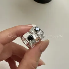 ピアス 耳飾り シルバーカラー 銀色 フープ風 アンティーク風 フェイクストーン ブラック 黒 可愛い 大人可愛い シンプル レディース ジュエリー イベント パーティー 大人かわいい デイリー ガーリー フェミニン 個性的