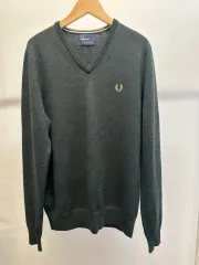 フレッドペリー Vネックニット S