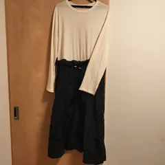 大きいサイズ　4L　SUREVE　しまむら　アベイル　ドッキングワンピース　白リブカットソー　黒ナイロン素材スカート　ポケットあり　ロングワンピース