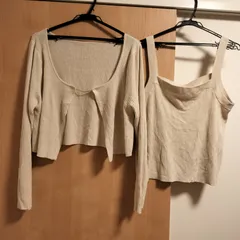 新品　大きいサイズ　プラスサイズ　らむちゃん　ラメニット　セットアップ　アイボリー　ショート丈カーディガンとタンクトップ