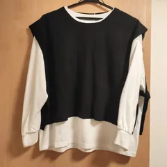 コーデ売り　大きいサイズ　プラスサイズ　4L　新品タグ付き黒ベスト　シーズンリーズン　シンプル　白長袖カットソー