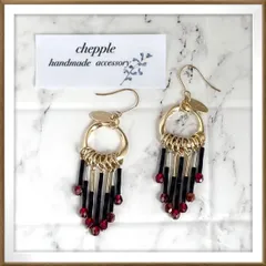 No.1602 ハンドメイドピアス　ハンドメイドイヤリング　揺れるピアス　揺れるイヤリング　お洒落なピアス　個性的なピアス　大人ピアス　Lt.シャムVA ゴールド金具