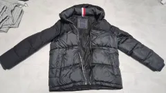 Tommy Hilfiger ブラック パファー ダウン アウター