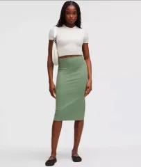 新品)ルルレモン スカート 6