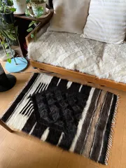貴重焦茶の入った黒のバランスの良い艶々ヴィンテージシイルトバッタニイェ！アンゴラ山羊の極上のモヘアで織られた素晴らしい逸品！人にも動物にも優しい遊牧民の知恵！お洒落なミフラブ柄！極寒でも暖かい！是非インテリアにも！