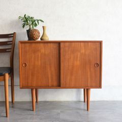 Poul Hundevad デンマークヴィンテージ チーク キャビネット 鍵付 北欧