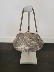 総ビーズバッグ 昭和レトロ がま口 手提げ パーティー クラッチバッグ 和装　和装用バッグ 着物 小紋 訪問着 上品　シルバー　ビーズ