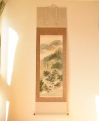 美品 掛け軸 中川幸彦作「秋韻瀑聲図」共箱 美術年鑑掲載 太巻き付 秋掛け 美品 掛け軸 中川幸彦作「瀑声」共箱 美術年鑑掲載 太巻き付 夏掛け