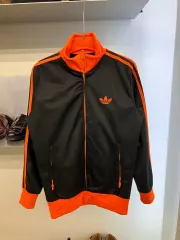 アディダス ジャージ ブラック & ネオン オレンジ