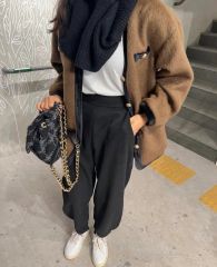 ○ シャネル CHANEL アルパカ パンツ サイズ36 レディースファッション 中古 シャネル CHANEL レディース グリッター ココマーク CHANEL（ニット&frasl;セーター）のフリマアイテム一覧