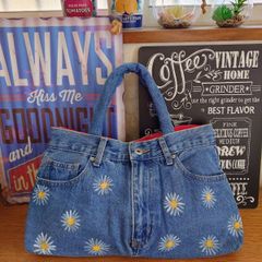 135☆USEDダメージデニムリメイク☆トートバッグ☆フラワーペイント