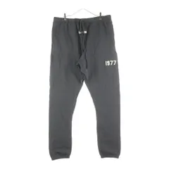 FEAR OF GOD ESSENTIALS (フィアオブゴッド エッセンシャルズ) 1977 ロゴ スウェットパンツ チャコールグレー