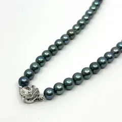 美品 本真珠 着色真珠 ブラックパール 一連ネックレス SILVER刻印 花 フラワー モチーフクラスプ グレーブラック系 パール 黒真珠 アクセサリー フォーマル 冠婚葬祭 I3