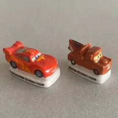 ライトニング・マックィーン＆メーターのフェーブ／カーズ／フランス雑貨／陶器ミニチュア／ブロカント／ヴィンテージ／蚤の市／幸運の小さな陶器