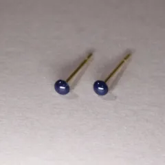 3mm 出っ張りが少なく引っ掛かりにくい控え目ピアス　アレルギー対応ステンレス　ネイビー紺