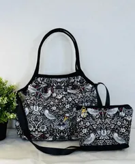 【裁縫ストア・ボヌール】大人かわいい　英国風　ウィリアムモリス 　モダファブリック　いちご泥棒ブラック&ホワイト　トートバッグ　グラニューバッグ　ポーチ　ショルダーバッグ　ショルダーストラップ付き ハンドメイド/ №500-750