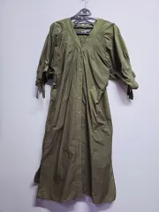 ジーカット カーキ色 シャカシャカ素材 ロング ONE PIECE