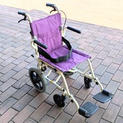 美品、介助用車椅子 紫色 コンパクト美品 - メルカリ