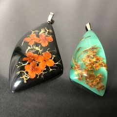 ペンダントトップ ベネチアンガラス スクエア 赤 花 フラワー 立体
