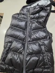 PUMA レディース フード 光沢 ダウンベスト