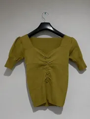 ニットトップス 五分袖 パフスリーブ フロントボタン レディース　マスタード/オリーブイエロー