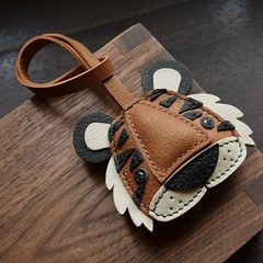 美品 アタオ スマッチ ZOO タイガー TIGER スマホショルダー - メルカリ