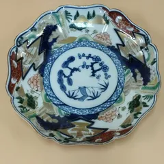 【D31994】皿　縁起の良い意匠の陶器