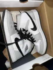 エアジョーダン1 ミッド 白/グレー サイズ 250