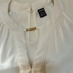 シーイン　SHEIN　メタルパーツ付 ホルターネック ブラウス（XS）