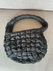 COS コス キルト ミニバック ブラック 状態 良し