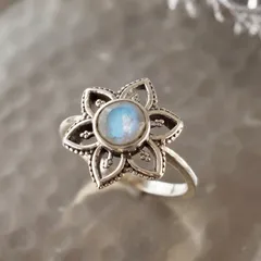 レインボームーンストーン　フラワーモチーフ　リング　シルバー925　15号（sv-927-1）