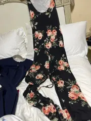 黒い花柄レディース オールインワン