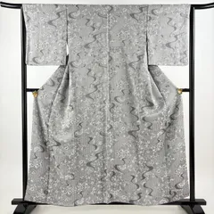 【美品】 小紋 身丈158.5cm 裄丈65cm M 袷 草花 流水 紋意匠 灰色 正絹 名品 【中古】
