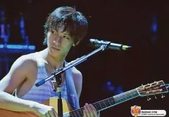 【中古】生写真(ジャニーズ) IBARAKI　0708：関ジャニ∞/錦戸亮/ライブフォト・横型・バストアップ・ピンクのボーダー柄タンクトップ・ギター・マイクスタンド・背景黒・目線横・枠無し/えっ! ホンマ!? ビックリ!! TOUR 2007/公式生写真