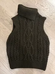 (フリーマーケット) ZARA ケーブル編みニットベスト S 新品