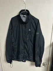 ナイキ ACG ブラック ウィンドブレーカー Mサイズ 出品