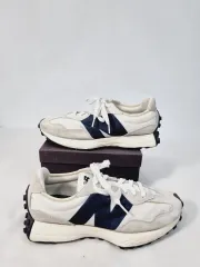 ニューバランス 327 スニーカー シーソルト 白 黒 白黒 275