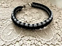 パラコード　スマホ　ハンドストラップ　ハンドメイド　光沢グレー