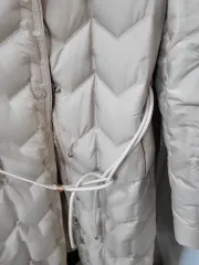 アイボリー ベルト付き ロング丈ダウンジャケット