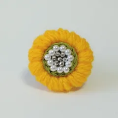 黄色ポコポコブローチ