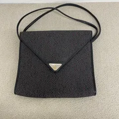 ®️ Yves Saint Laurent イヴサンローラン ショルダーバッグ  YSL ロゴ金具 ブラック PVC レザー レディース