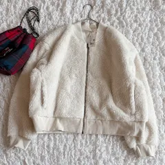 ユニクロ　UNIQLO 大きい　ジャケット　フリース　アウター　ボア　新品　あったか　冬　防風アウター　フリース　リブブルゾン　ホワイト　XXL 大きい