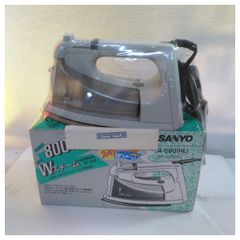 未使用品】置き古し サンヨー スチームアイロン A-C80-HL ライトグレー