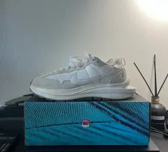 ナイキ サカイ ヴェイパーワッフル 白 29