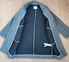 ZARA ザラ グレー コートです サイズは9-10歳 (134cm)