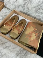 キンワシ印 和装用バッグと草履セット 黒 金色花柄 - メルカリ